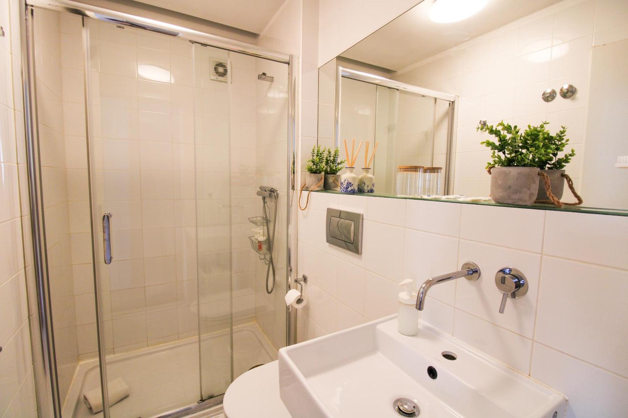 Historic Oldtown Getaway Apartment Porto Ngoại thất bức ảnh